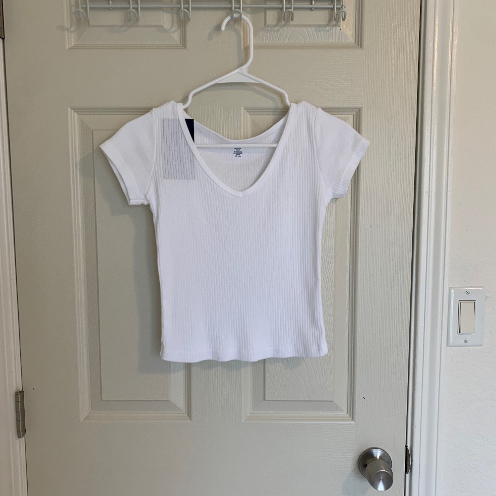 BRANDY MELVILLE WHITE TEE